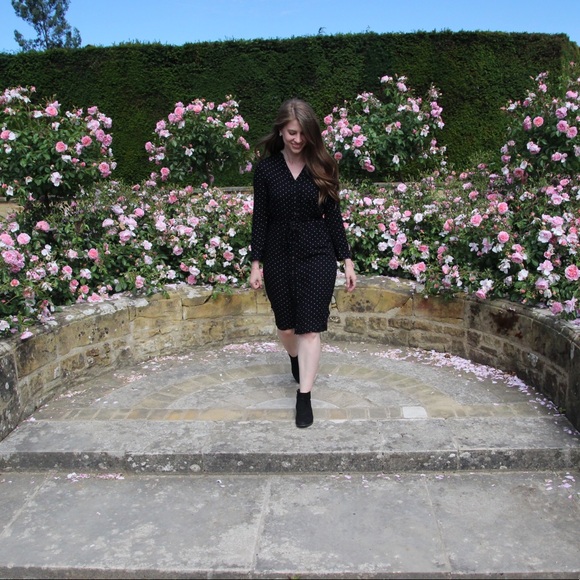 Meet your Posher! - Picture 2 of 9